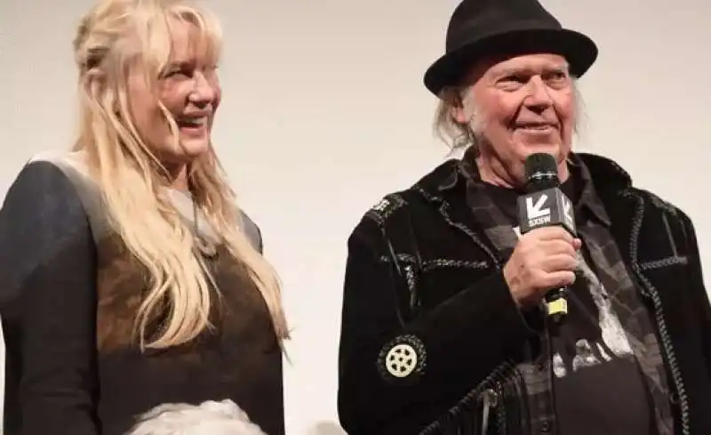 daryl hannah e neil young 8