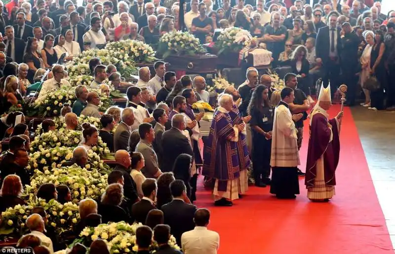 funerali per le vittime del crollo del ponte a genova 3