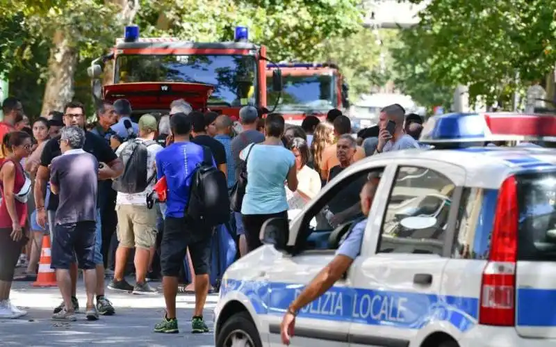 Genova, le case di via Walter Fillak, sotto il ponte crollato