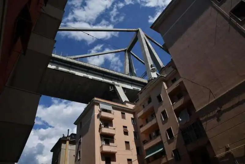 genova   ponte morandi 