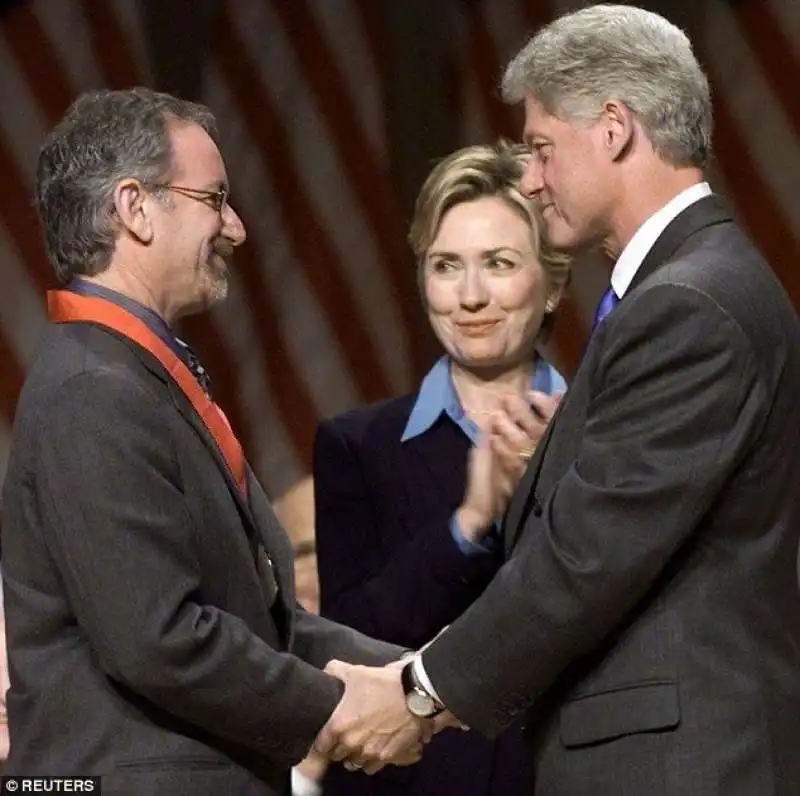 HILLARY E BILL CLINTON CON STEVEN SPIELBERG