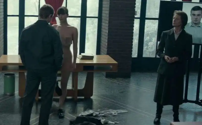 jennifer lawrence  nuda in red sparrow  2