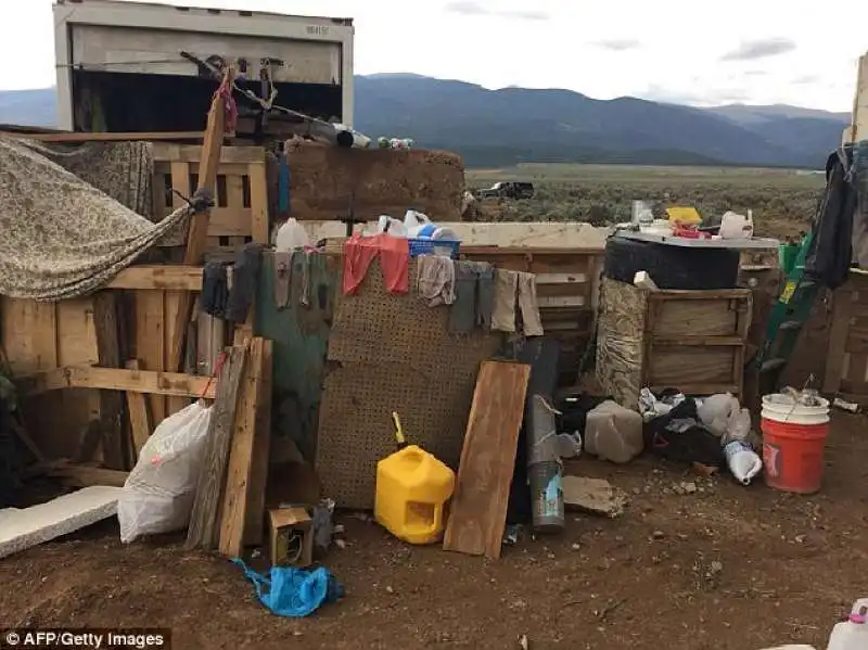 l'accampamento dove venivano tenuti segregati 11 bambini in new mexico 1