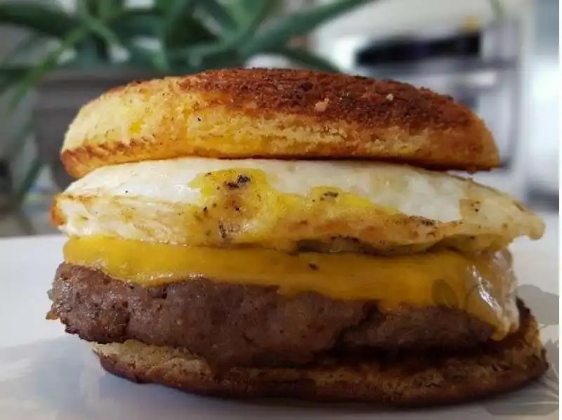 breakfast sandwich