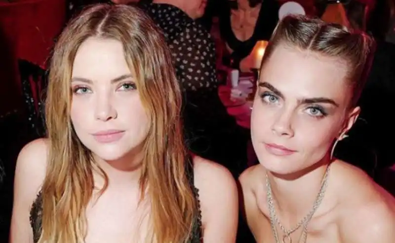 cara delevingne e ashley benson 1