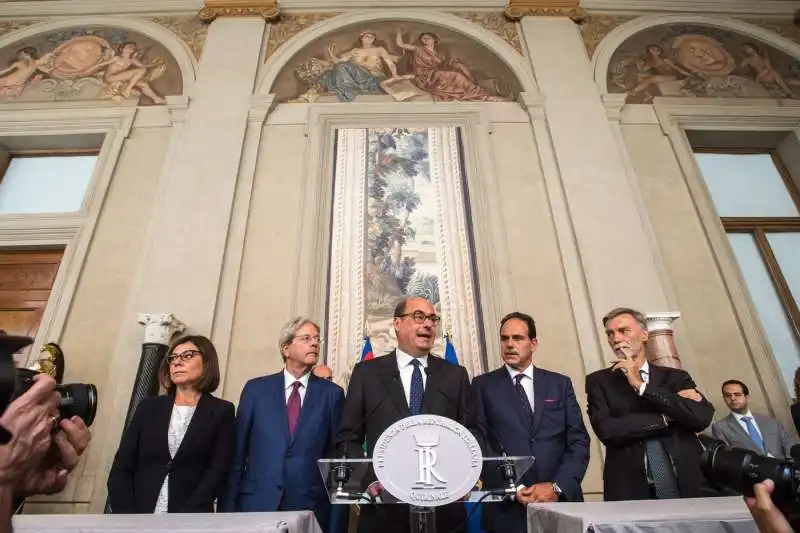 consultazioni   la delegazione del pd   paola de micheli paolo gentiloni nicola zingaretti andrea marcucci graziano delrio