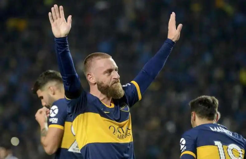 DANIELE DE ROSSI IN GOL ALL ESORDIO CON IL BOCA JUNIORS 