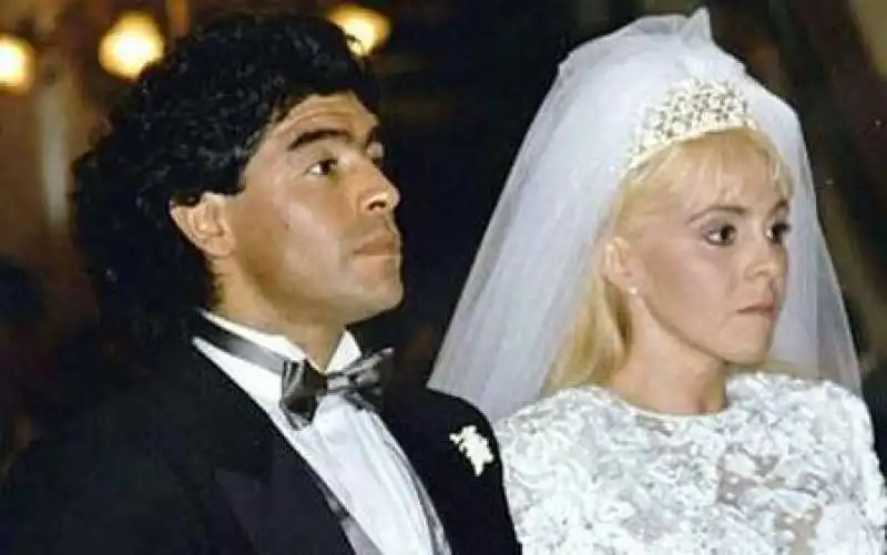 DIEGO ARMANDO MARADONA E CLAUDIA