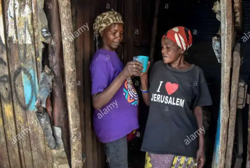 donne incinta a kibera, nairobi