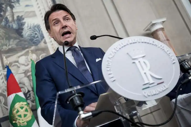 giuseppe conte riceve l'incarico per la formazione del suo secondo governo 8