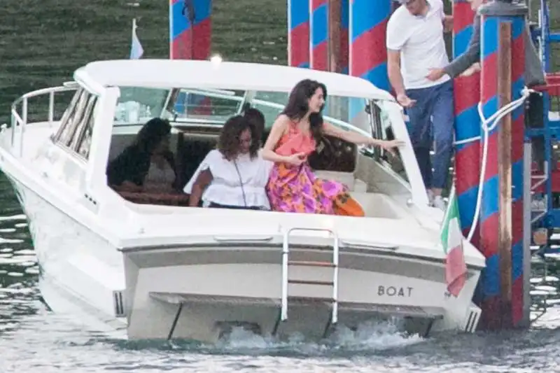 gli obama e i clooney sul lago di como 2