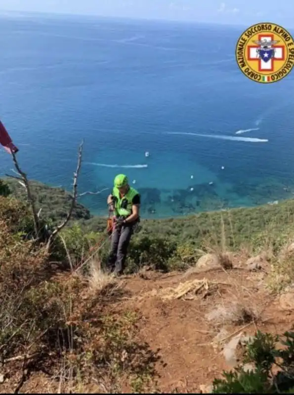 gli speleologi recuperano il corpo di simon gautier 6