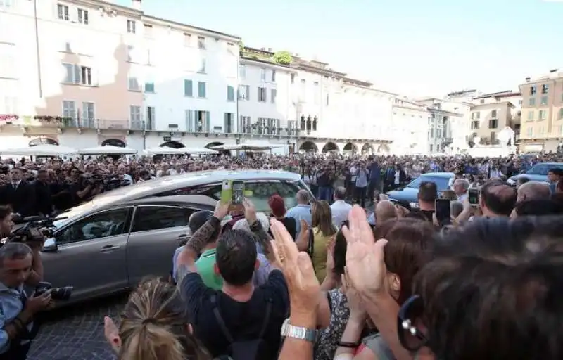 i funerali di nadia toffa 6