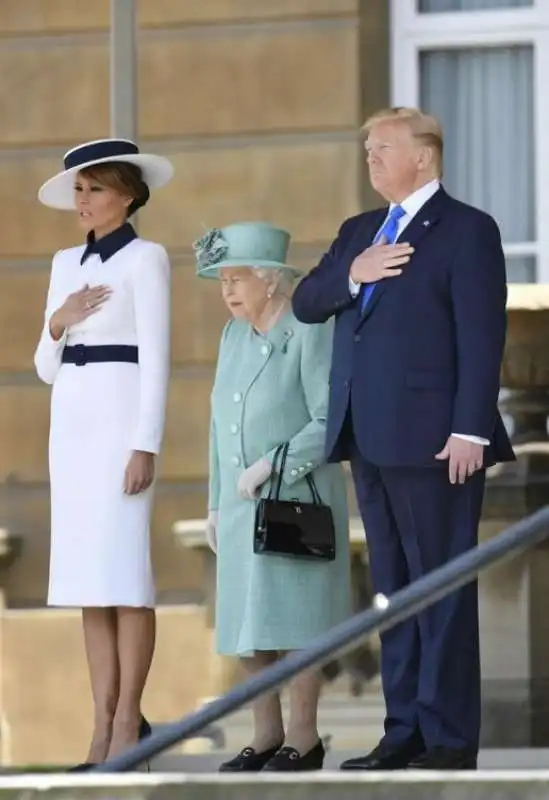 i trump in visita a buckingham palace 6