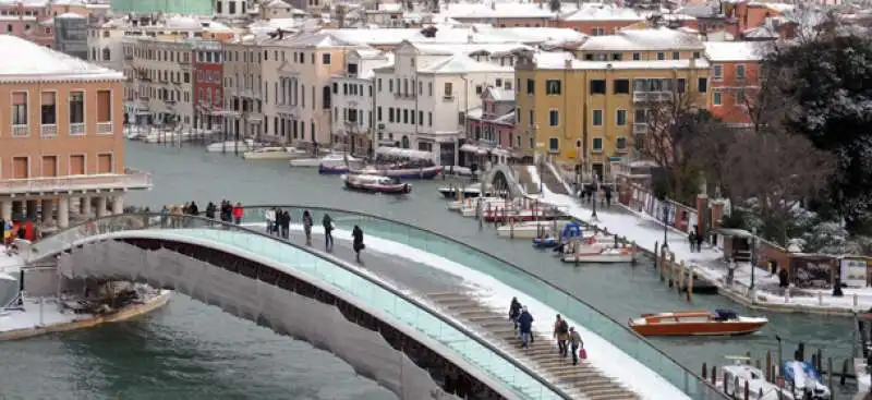 il ponte della costituzione di venezia progettato da santiago calatrava 3