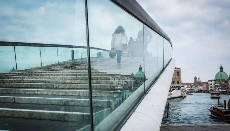 il ponte della costituzione di venezia progettato da santiago calatrava 9