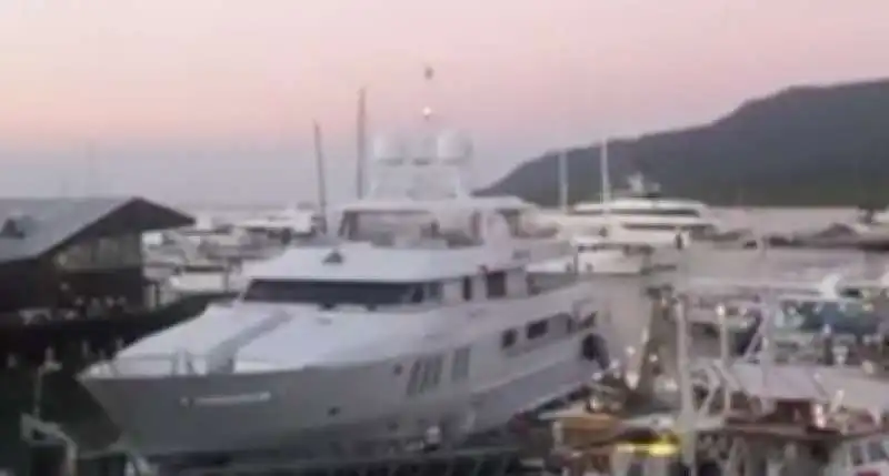 incidente del mega yacht in australia 1