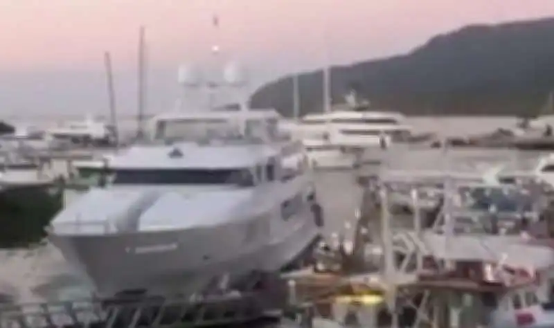 incidente del mega yacht in australia 9