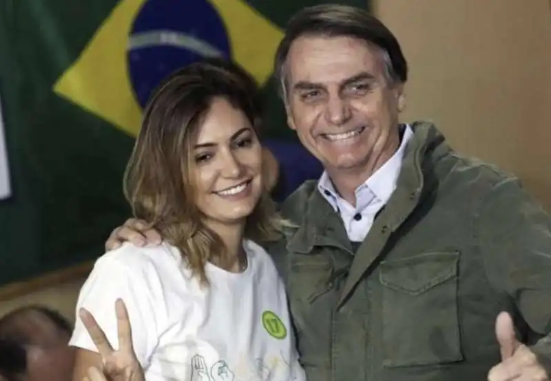 jair bolsonaro con la moglie michelle