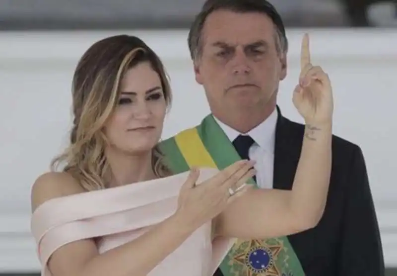 jair bolsonaro con la moglie michelle 5