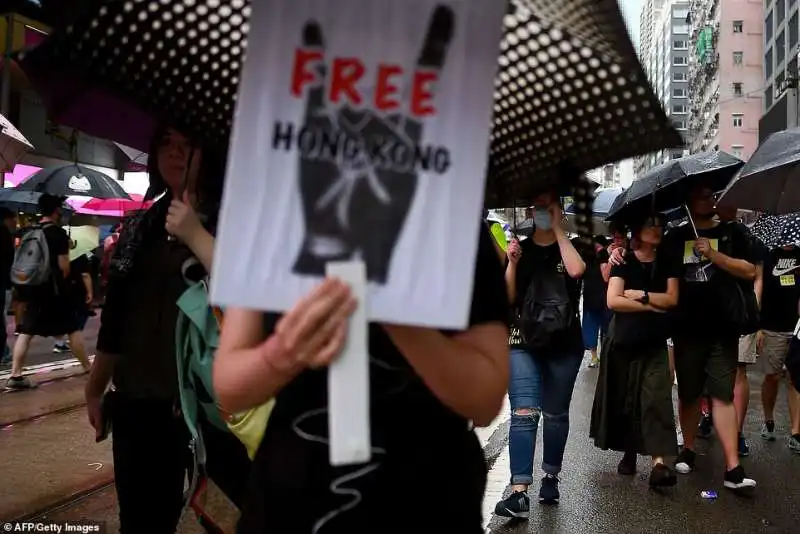 le proteste di hong kong contro la cina   in piazza quasi 2 milioni di persone   agosto 2019 10