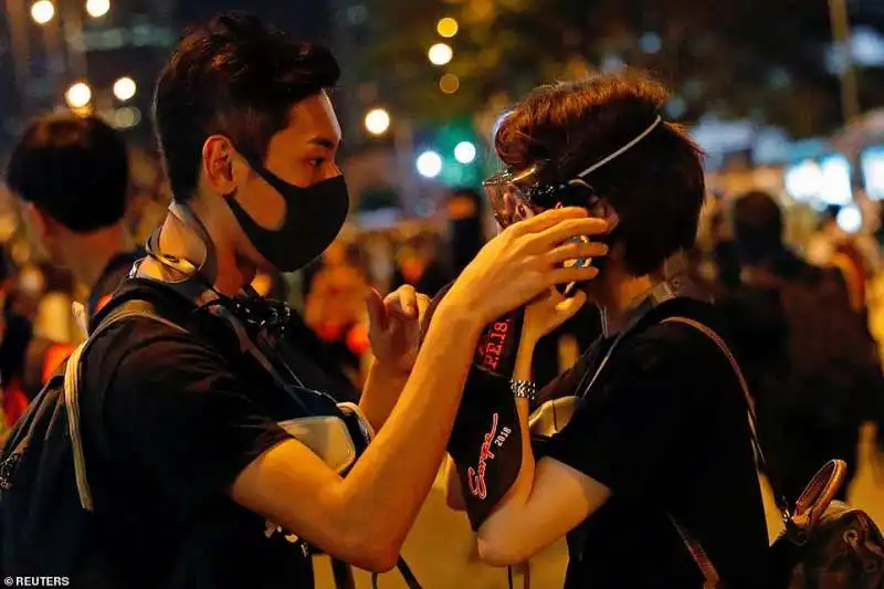 le proteste di hong kong contro la cina   in piazza quasi 2 milioni di persone   agosto 2019 14