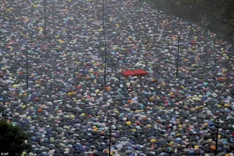 le proteste di hong kong contro la cina   in piazza quasi 2 milioni di persone   agosto 2019 2