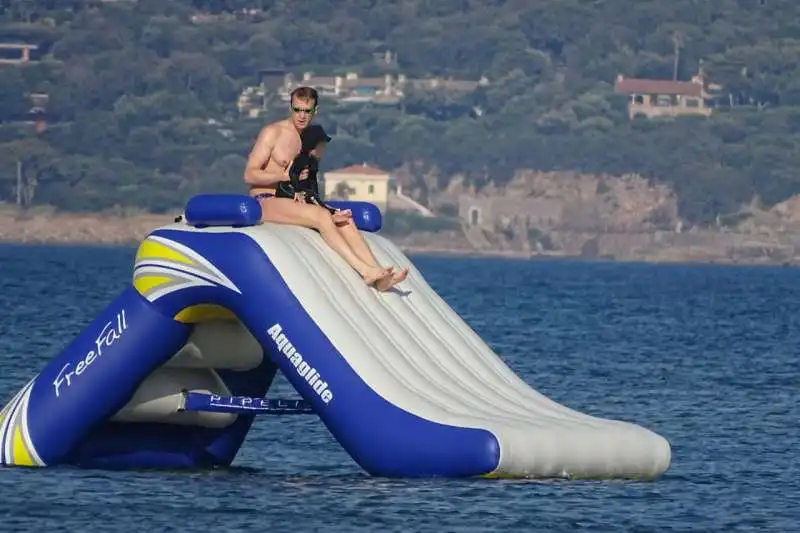 lo sbarco degli ospiti di andrei melnichenko all'argentario 1