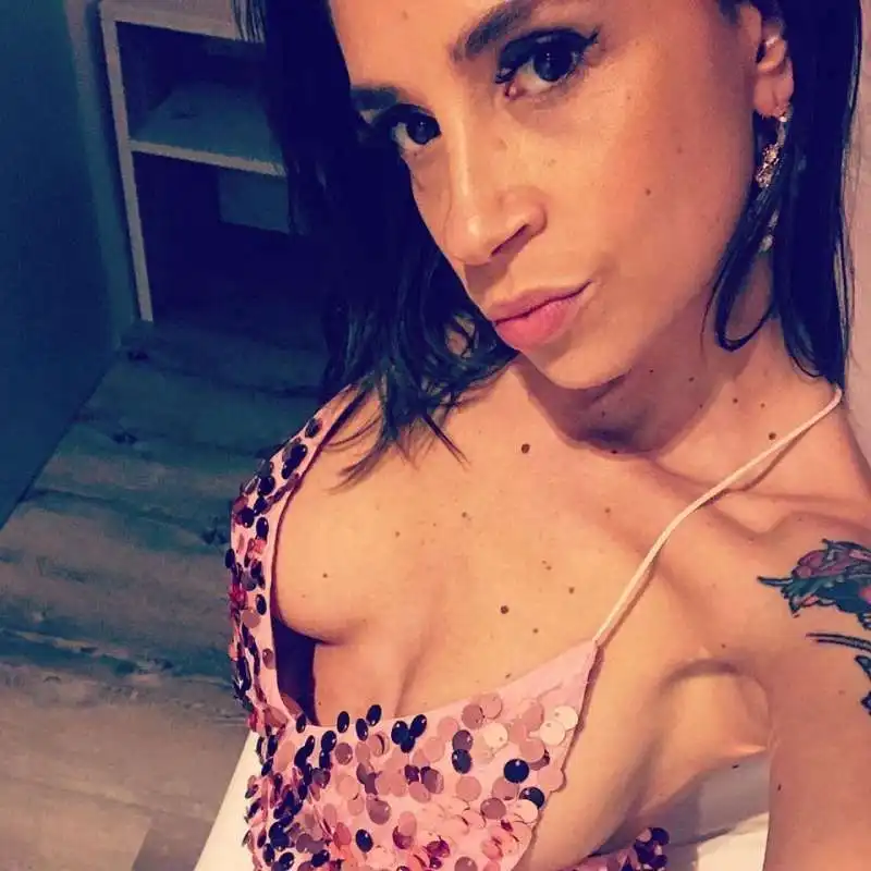 malena selfie 2