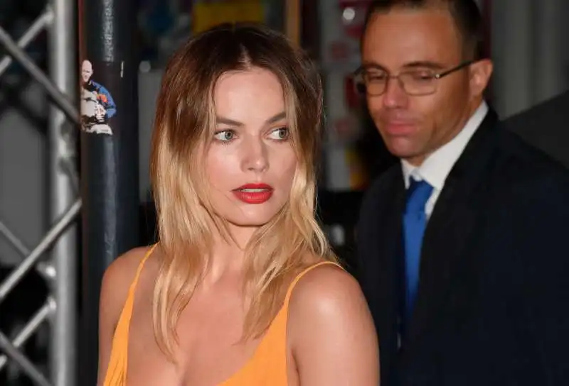 margot robbie  foto di bacco (2)