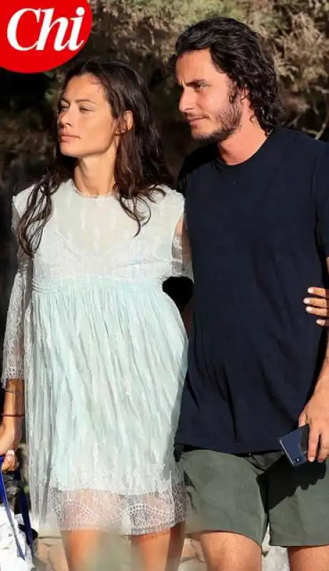 marica pellegrinelli e charley vezza insieme a ibiza   foto da chi