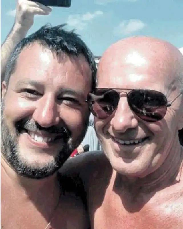 matteo salvini con arrigo sacchi al papeete