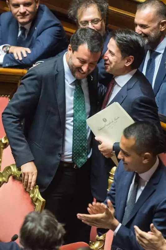 matteo salvini e giuseppe conte in senato prima del discorso del premier 1