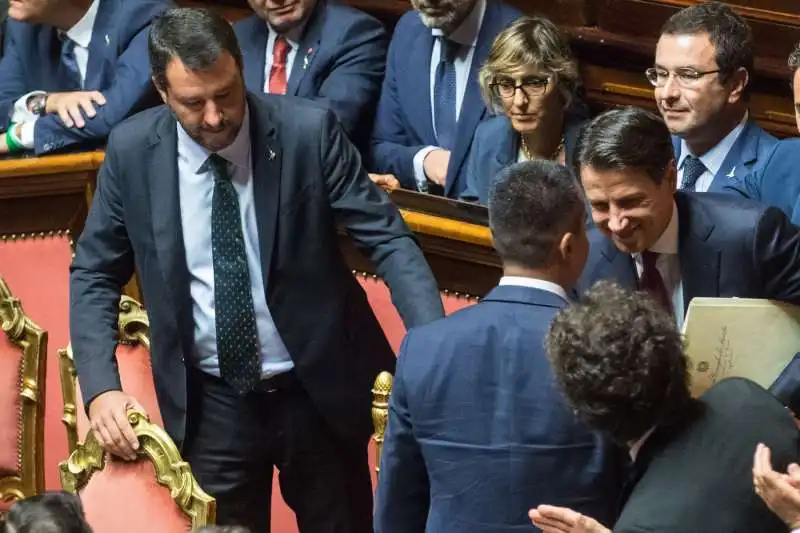 matteo salvini giuseppe conte in senato