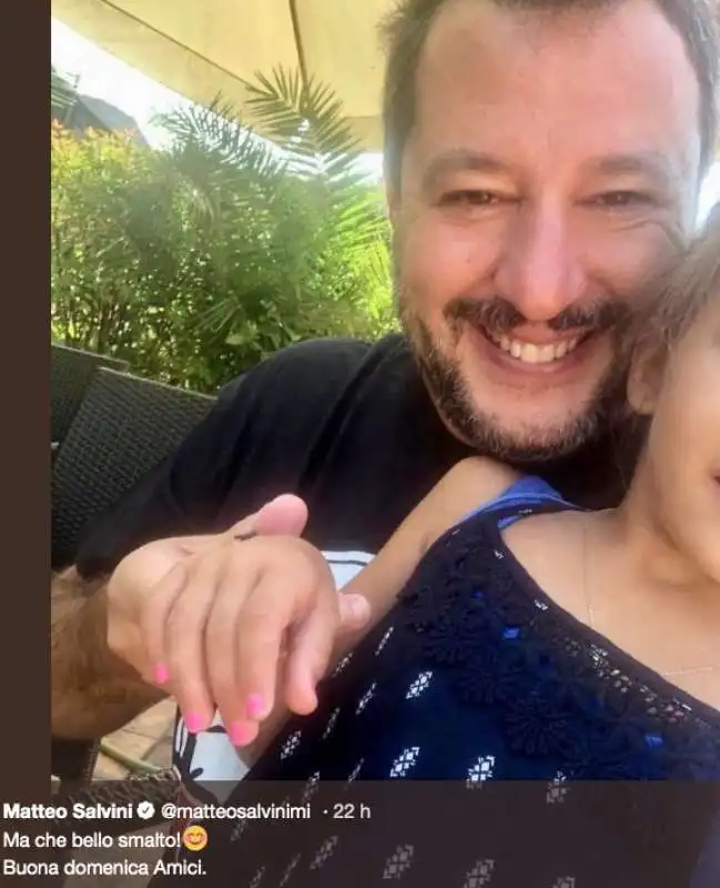 MATTEO SALVINI SMALTO FIGLIA