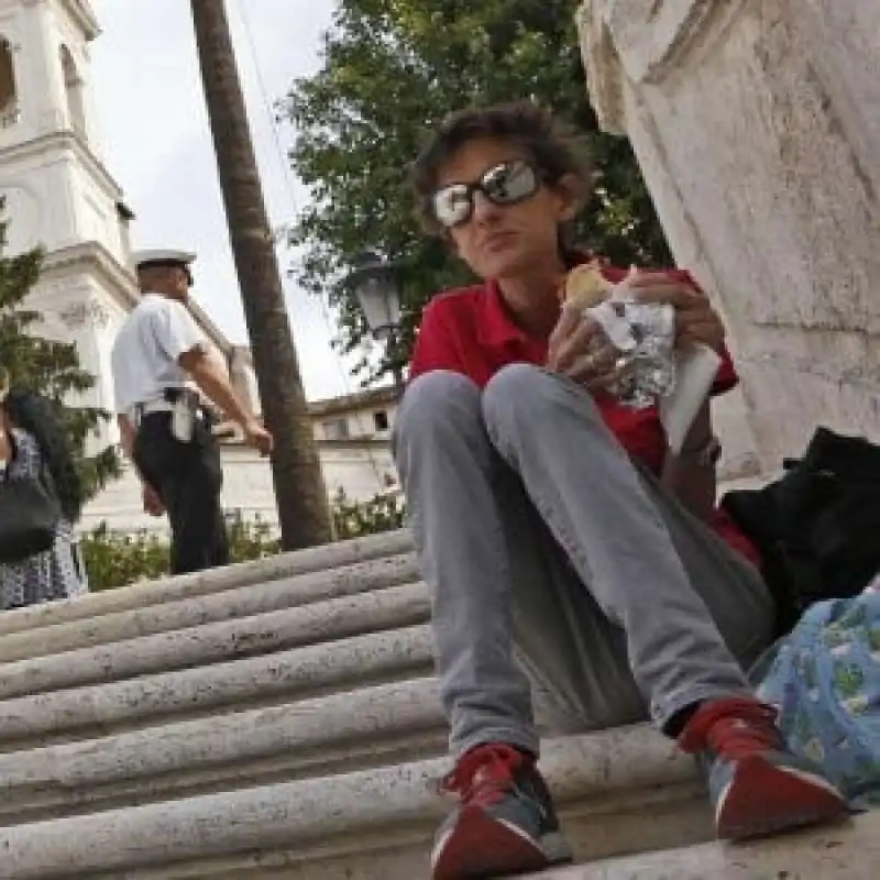 picnic sulla scalinata di trinita' dei monti 