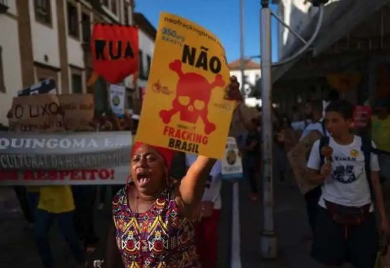 proteste contro bolsonaro