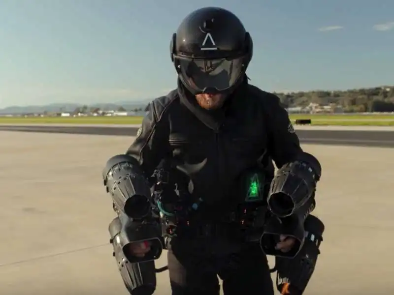 tuta jet pack di gravity industries