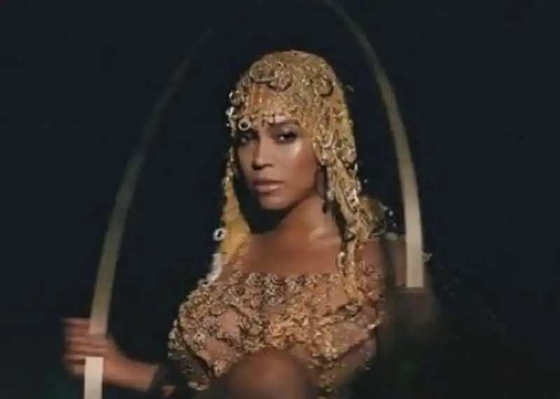 beyonce in black is king 10