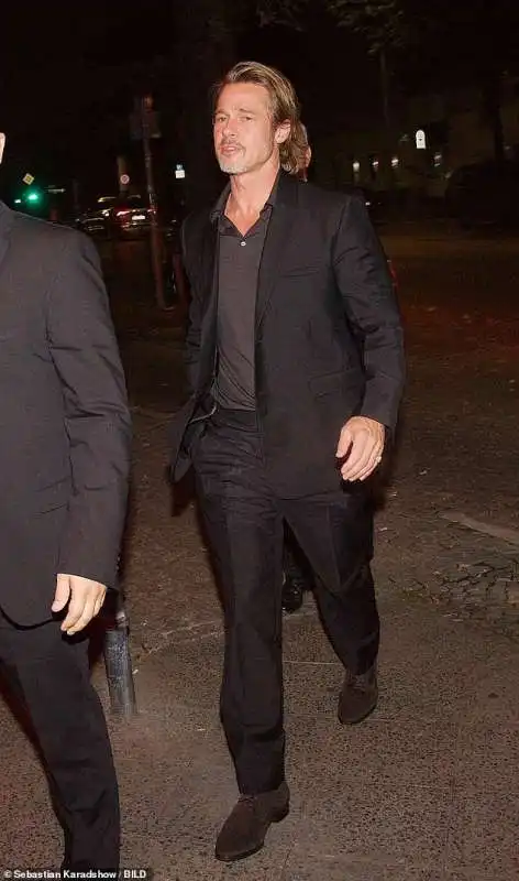 brad pitt al ristorante di ronald mary 