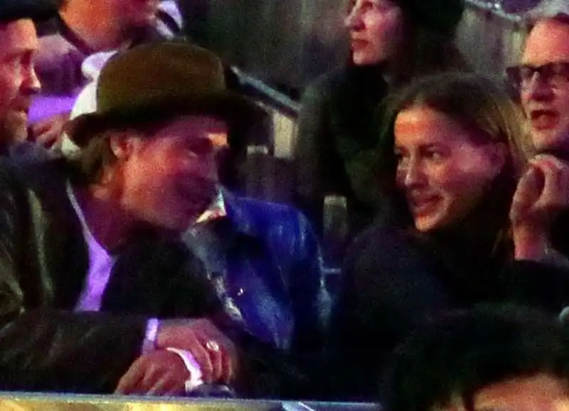 brad pitt e nicole poturalski  2