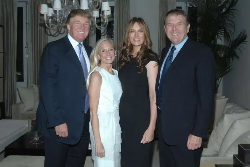 donald e melania trump con karen e richard lefrak a casa di david koch nel 2007