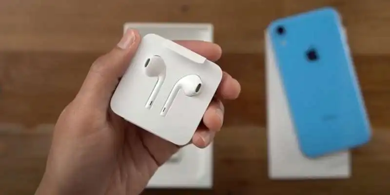 earpods  nella confezione iphone 