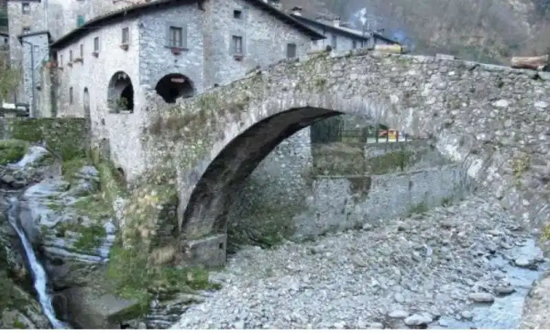 il ponte di fabbriche di vallico 