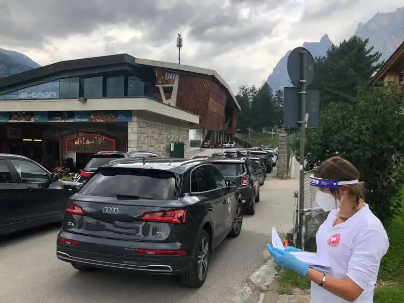 IN FILA PER I TAMPONI A CORTINA 