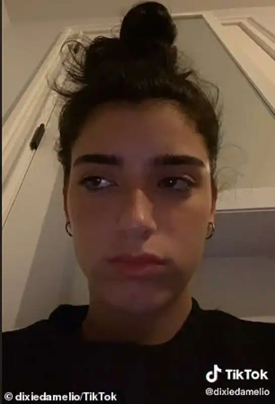 la reazione della star di tiktok dixie d'amelio al ban annunciato da trump