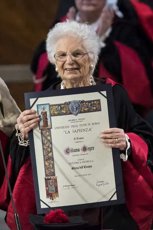 liliana segre riceve la laurea honoris causa alla sapienza 2