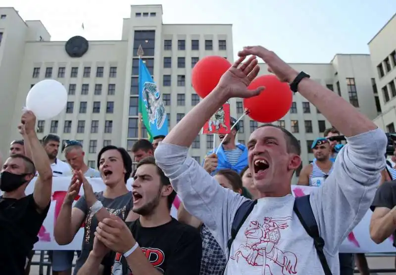 manifestazione di protesta a minsk contro lukashenko 17