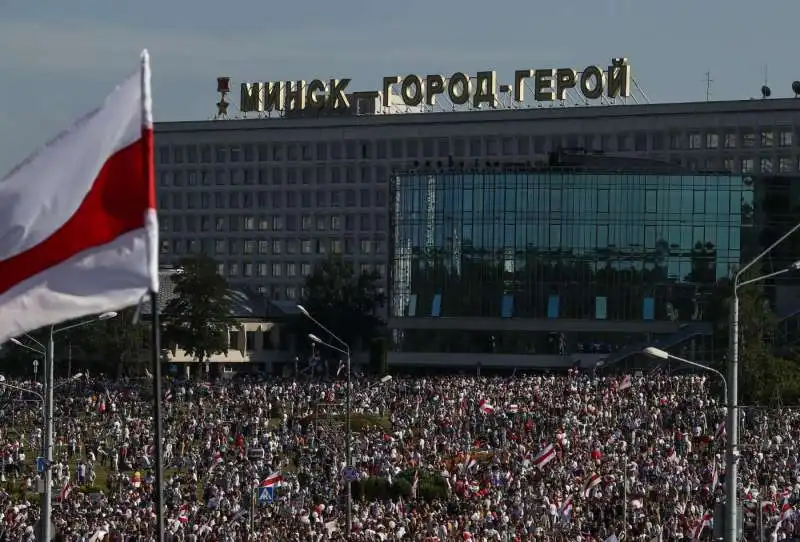 manifestazione di protesta a minsk contro lukashenko 27