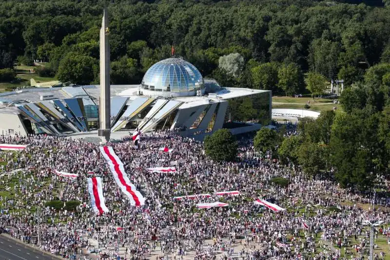 manifestazione di protesta a minsk contro lukashenko 9